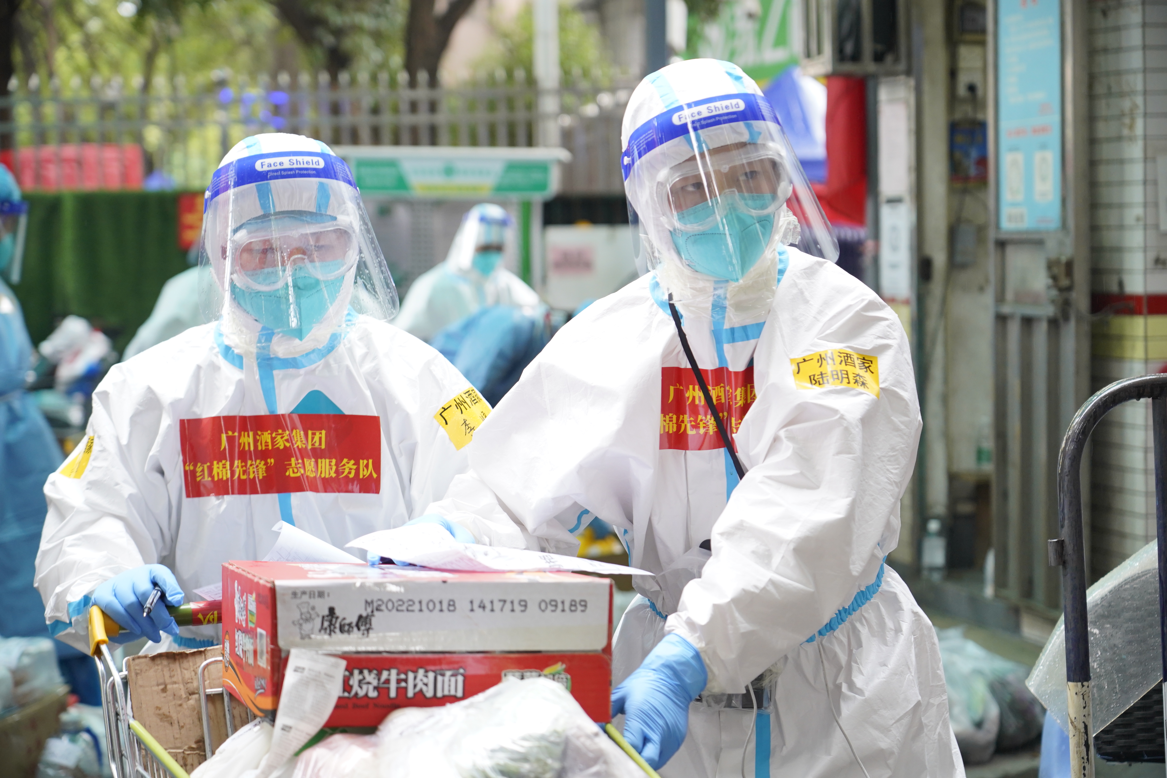 平凡微光汇星河 抗疫炬火暖人心（二）队长是光，协调统筹显担当