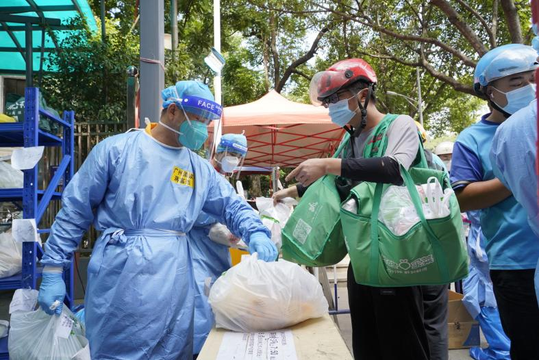 平凡微光汇星河 抗疫炬火暖人心 （七）军人是光，初心不改军魂在①